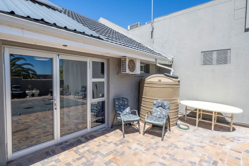 Studio 1 outside (b)